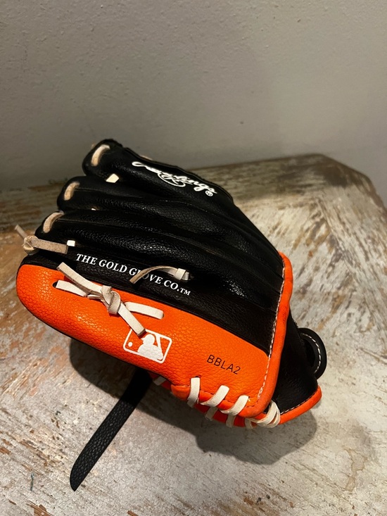 Rawlings Other - Rawlings Black and Orange Youth Baseball 10.5 inch Glove